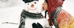 девушка, снеговик, поцелуй