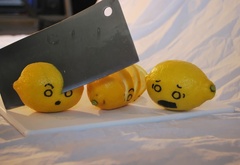 лимон, досточка, нож