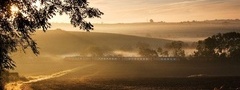 Поезд, утро, туман, солнце