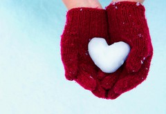 Сердце,снег,рукавицы
