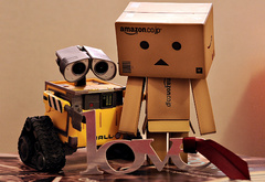 Dambo, картонный робот