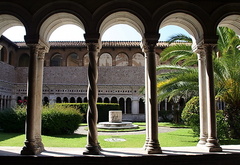 дворик, собор, колонны, италия, архитектура