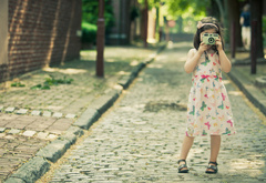 ребенок, девочка, фотоаппарат, улица, дорога, платице