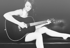 девушка, гитара, диван, ножки
