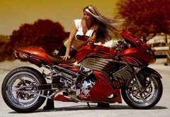 Девушка у мотоцикла